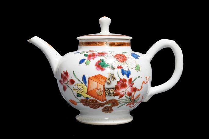 Chinese export porcelain famille rose teapot and cover | MasterArt